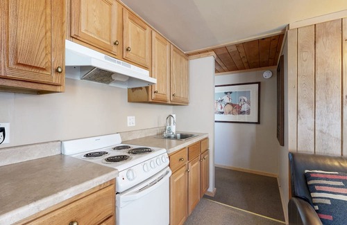 Naturita Casa | Mtn-view ground-floor aparthotel with patio, grill