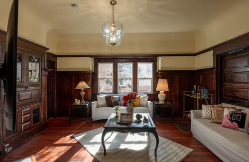 North Berkeley Casa | Room in Berkeley Bliss w/ Modern Comforts