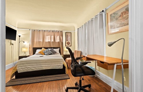 North Berkeley Casa | Room in Berkeley Bliss w/ Modern Comforts