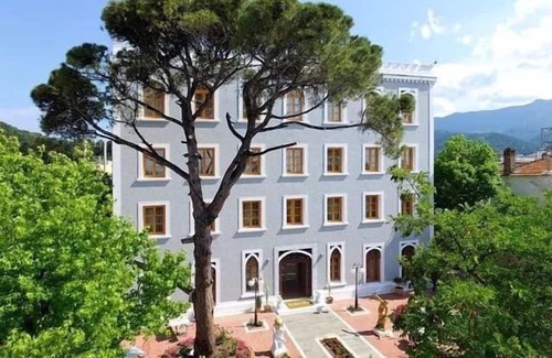 Thasos Town Apartamento | Lovely 1BR Suite with Mountain View