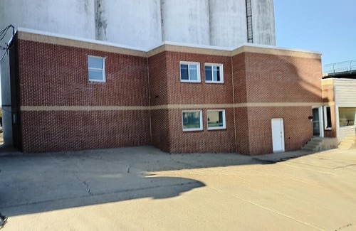 Gibbon Apartamento | A unique one of a kind stay at a former farmers co-op located near downtown