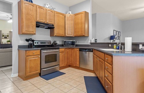 Captain's Cove Casa | The Hideaway - serene location w/ pool & fitness!