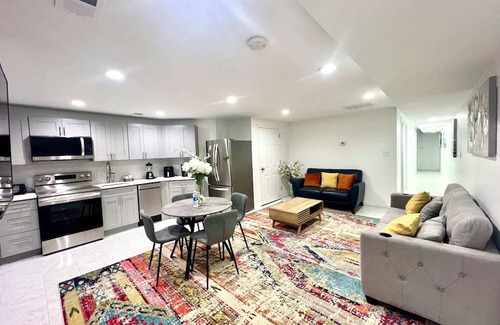 Cardozo Apartamento | 99 Walk score! 2BR Flat-Walk 2 Minutes to U ST Metro