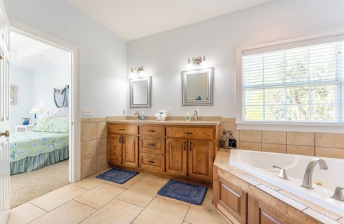 Meridian Casa | Deepwater Dock, Kayaks, Marsh Views, Sleeps 10!