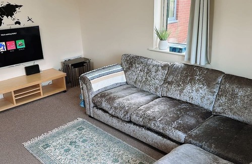 Cambourne Apartamento | 2 Bed Apartment - short and long term stay Balcony & Lakeview