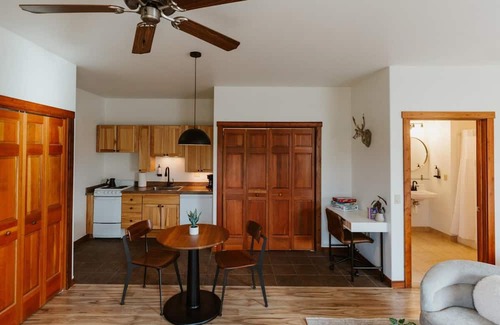 Kalispell Apartamento | Accessible Downtown Studio w Kitchen