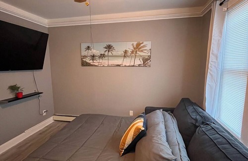 Hillside Apartamento | 4 Bedroom Apartment near airport