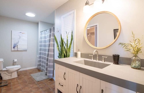 Sunnyland Casa | SUNSET LODGE - Spacious 3BD with Beachfront Views