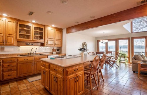 Sunnyland Casa | SUNSET LODGE - Spacious 3BD with Beachfront Views