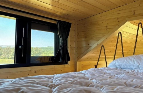 El Castillo de las Guardas Casa | Cepera House by Tiny Away