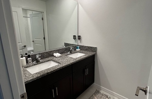 Lakeland Casa | Entire Brand New House 5 Bedrooms + 2.5 Bath. Close to Legoland, Orlando ,Tampa