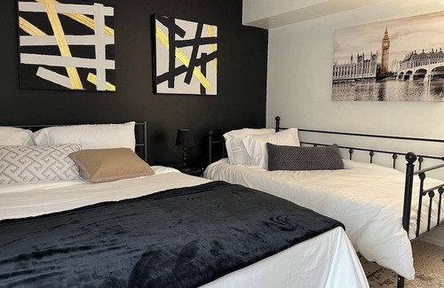 Oxon Hill Casa | Amazing 5BD Theater room, Game Lounge, Yoga & more—National Harbor/DC