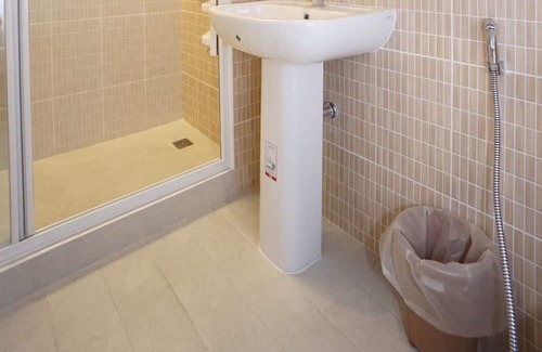 Samran Rat Apartamento | Best & Cheap private room near Khaosan/Chinatown 5 mins to MRT Samyot (409)