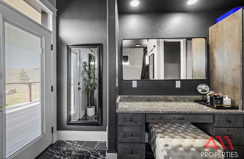 Gillette Casa | Luxury Retreat in Gillette: Your Wyoming Oasis Awaits!