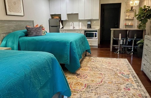 Elkhart Lake Condominio | Fronting lively Lake Street in lovely Elkhart Lake, the Kick Back is your place!