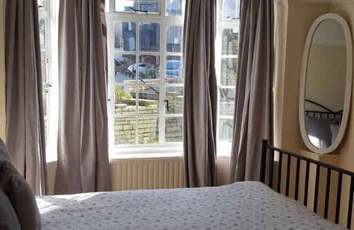 Streatham Hill Casa | Gorgeous 2 bed in Art Deco Mansion Block