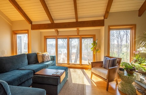 Selby-on-the-Bay Cabaña | Waterfront nature retreat, contemporary home w/ pier by Annapolis. Pet Friendly!