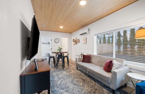 Ponderay Casa | HOT TUB | Your Basecamp for Exploring North Idaho