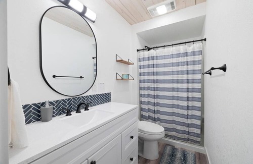 Ponderay Casa | HOT TUB | Your Basecamp for Exploring North Idaho