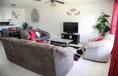 Bahama Reef Casa | Spacious 3 Bed -Central location