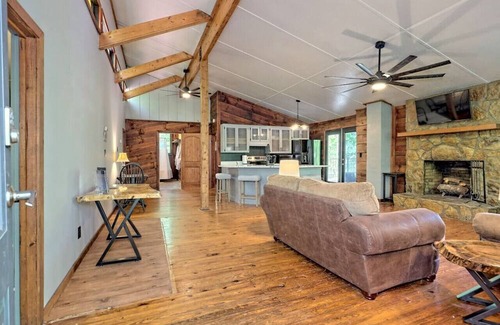 Clarkesville Apartamento | The Clubhouse at Tiny Life