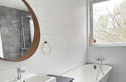 Danderyd Casa | Lyxig Villa med Fantastisk Sjöutsikt - 15 Minuter Från Centrum