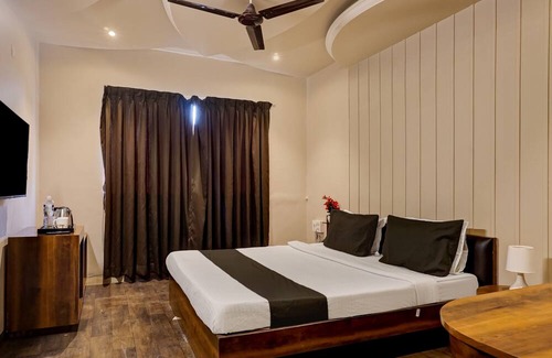 Clover Park Hotel | Collection O Hotel Nanashree Grand