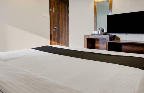 Clover Park Hotel | Collection O Hotel Nanashree Grand