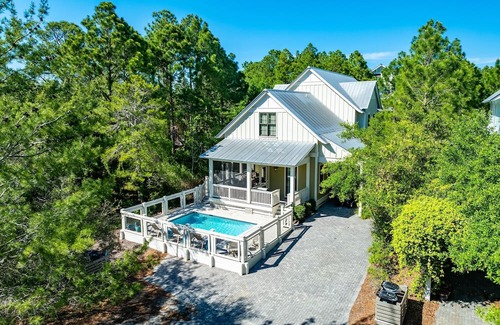 Forest District Casa | NEW Pet Friendly Watercolor Stunner w Private Pool near Camp Watercolor