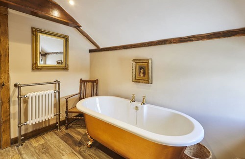 Llangadog Casa | Host & Stay | Gablebach