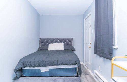 East Mount Airy Apartamento | Newly renovated 2 bedroom apartment
