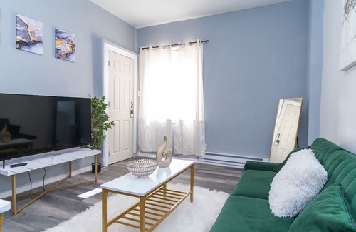 East Mount Airy Apartamento | Newly renovated 2 bedroom apartment