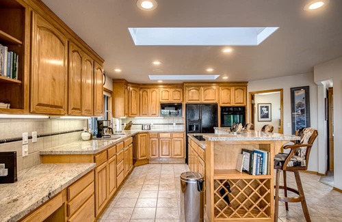 Cheney Casa | Vast countryside house with wide-ranging views, double deck, bar, & fireplaces