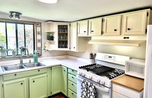 El Sobrante Casa | Country Living on 1 acre just minutes from Berkeley/Oakland