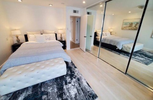 Parkside Casa | FREE EV Charger, Beautiful Home 4 Bd. 2 Ba. SF.