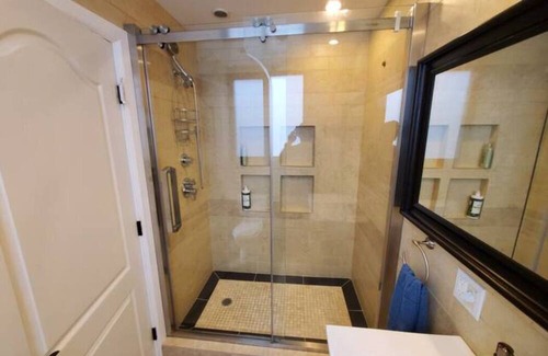 Parkside Casa | FREE EV Charger, Beautiful Home 4 Bd. 2 Ba. SF.
