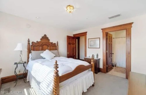 Fulton Casa | This edifice is stunning, historic and absolutely in a cool state . It has pool.