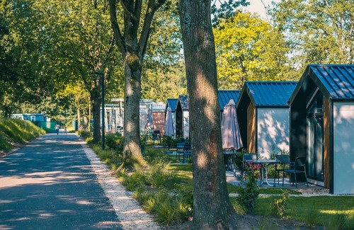 Kaatsheuvel Casa | Glampingtent 6 by Interhome