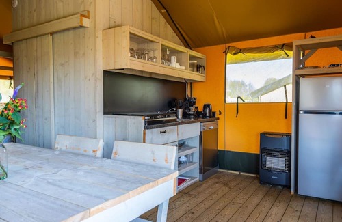 Biddinghuizen Casa | Glampingtent 6 by Interhome