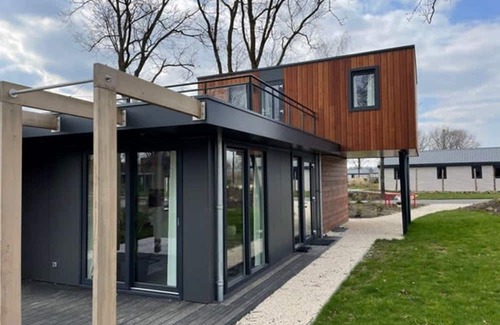 Kaatsheuvel Casa | Pavilion l'etage 4+4 by Interhome