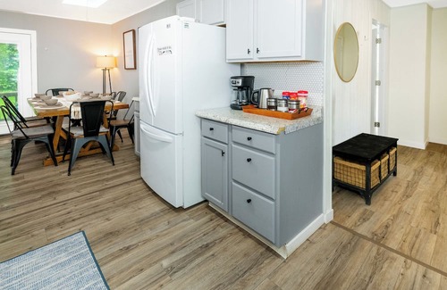 Bloomington Casa | 2 mins to IU sports & Griffy Lake! Ranch retreat w/game room. Pet-friendly!