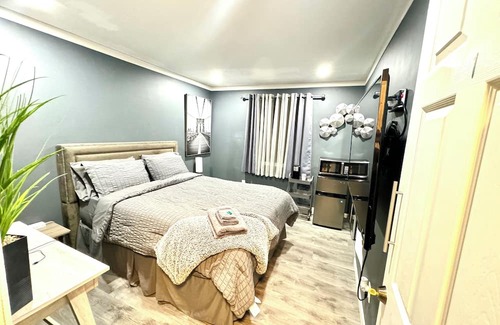 Charlotte Casa | 1 Bdrm Hotel Set Up Room Only