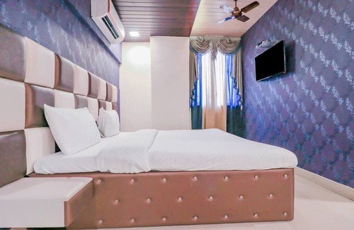 Thane West Hotel | Super Collection O 79073 Hotel Dove