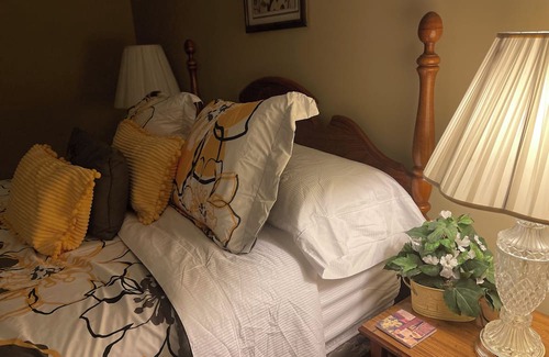 Lindenwald Cama Y Desayuno | Condra House Beautiful Queen Room