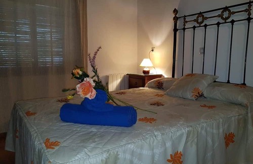 Jimena de la Frontera Casa | Holiday Home 'Casa El Horno' with Mountain View, Private Pool and Wi-Fi