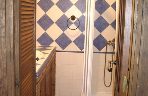 Jimena de la Frontera Casa | Holiday Home 'Casa Limon' with Mountain View, Private Pool and Wi-Fi