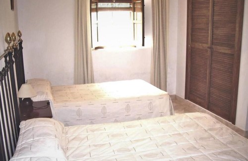 Jimena de la Frontera Casa | Holiday Home 'Casa Limon' with Mountain View, Private Pool and Wi-Fi