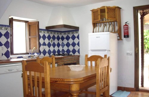 Jimena de la Frontera Casa | Holiday Home 'Casa Limon' with Mountain View, Private Pool and Wi-Fi