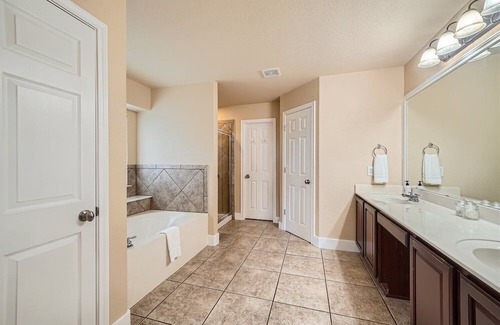 Georgetown Casa | Sycamore Sanctuary | 1 Gig Wi-Fi | Quiet Neighborhood