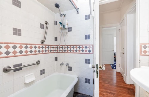 Maplewood Casa | Charming Cottage in Maplewood